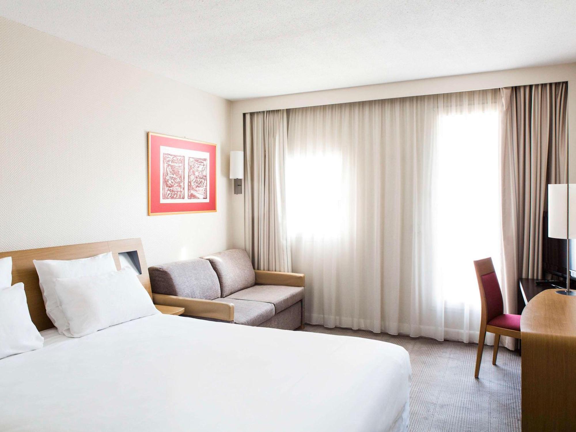 โนโวเทล นีซ แอโรปอร์ กัป 3000 Hotel แซ็งต์-โลร็อง-ดู-วาร์ ภายนอก รูปภาพ